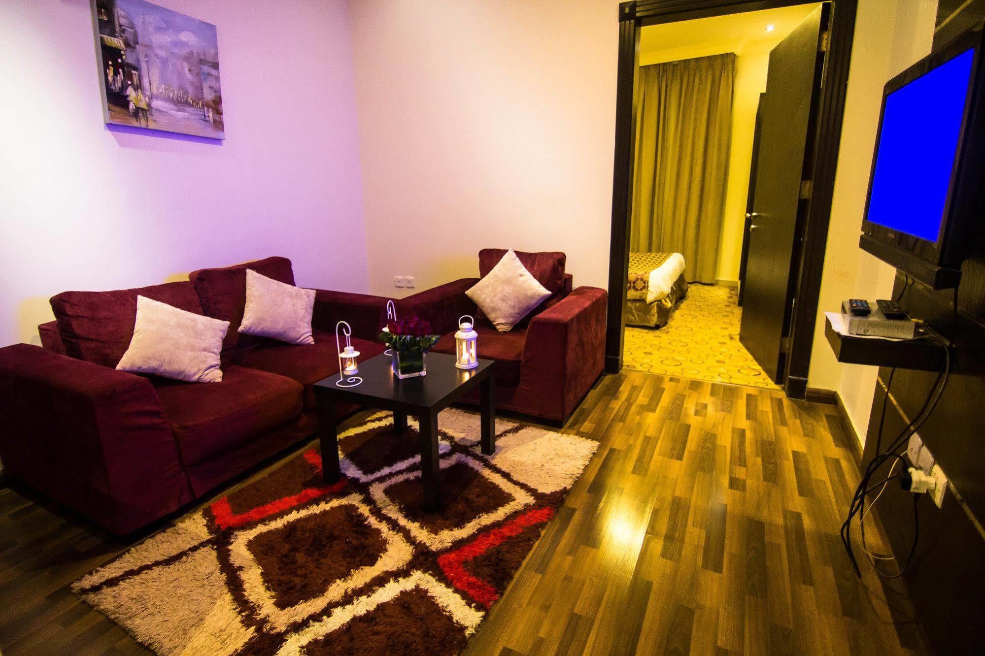 Al Makan Suites 101 By Al Azmy Riyadh Eksteriør bilde