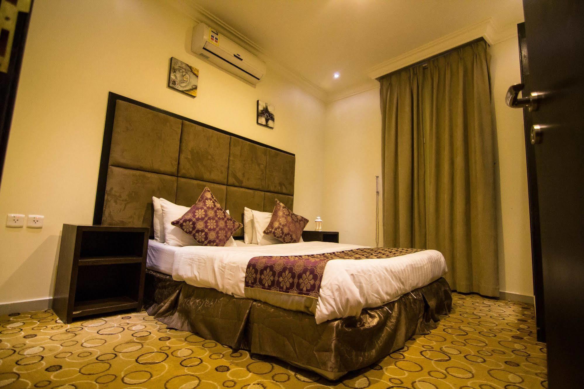Al Makan Suites 101 By Al Azmy Riyadh Eksteriør bilde